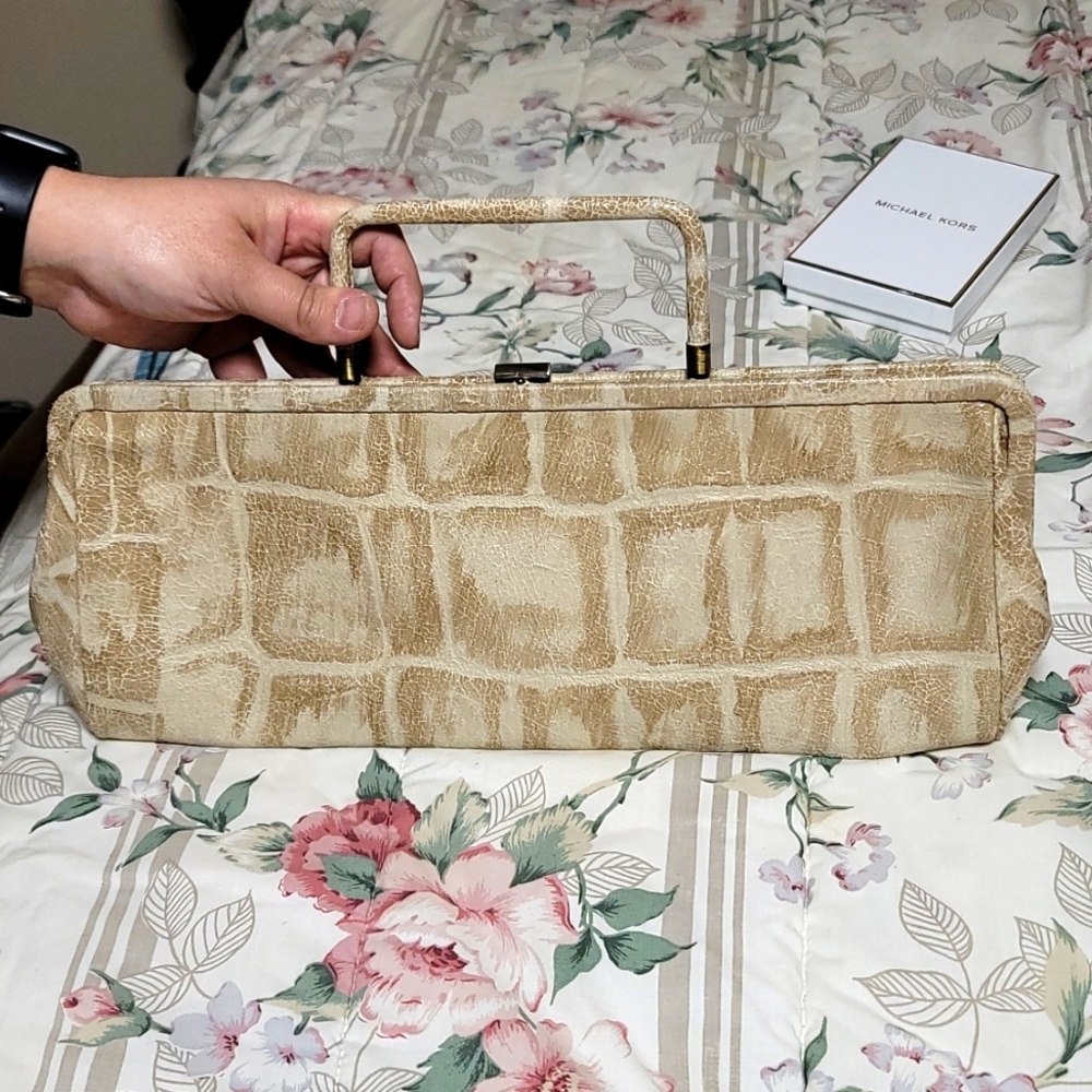 Hobo International Clutch